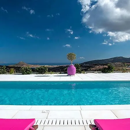 Sleeps 10 Pool Villa