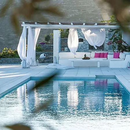 Sleeps 10 Pool